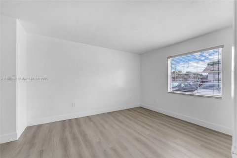 Appartement à louer à Miami, Floride: 2 chambres, 75.44 m2 № 1986682 - photo 7