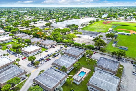 Appartement à louer à Miami, Floride: 2 chambres, 75.44 m2 № 1986682 - photo 22