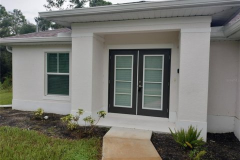 House in North Port, Florida 4 bedrooms, 144.74 sq.m. № 1914400 - photo 5