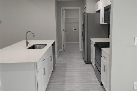 House in North Port, Florida 4 bedrooms, 144.74 sq.m. № 1914400 - photo 9