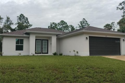 House in North Port, Florida 4 bedrooms, 144.74 sq.m. № 1914400 - photo 2