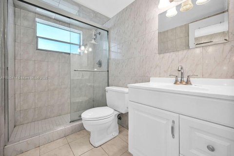 Condominio en venta en Hollywood, Florida, 2 dormitorios, 92.16 m2 № 1939072 - foto 15