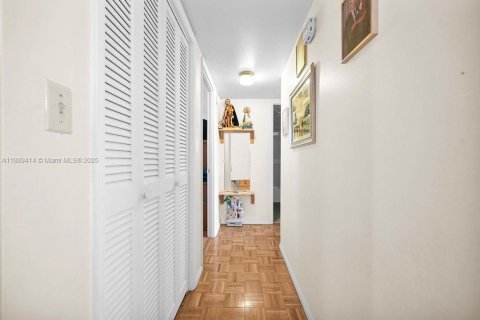 Condominio en venta en Hollywood, Florida, 2 dormitorios, 92.16 m2 № 1939072 - foto 11