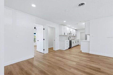 Villa ou maison à vendre à Venice, Floride: 4 chambres, 166.67 m2 № 2203161 - photo 9