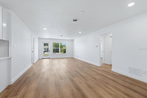 Villa ou maison à vendre à Venice, Floride: 4 chambres, 166.67 m2 № 2203161 - photo 6