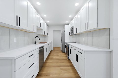 Villa ou maison à vendre à Venice, Floride: 4 chambres, 166.67 m2 № 2203161 - photo 10