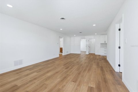 Villa ou maison à vendre à Venice, Floride: 4 chambres, 166.67 m2 № 2203161 - photo 7