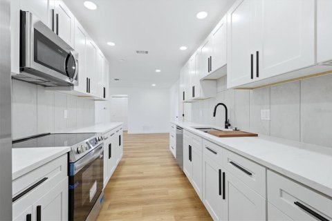 Villa ou maison à vendre à Venice, Floride: 4 chambres, 166.67 m2 № 2203161 - photo 11