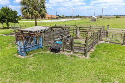 Propiedad comercial en venta en Okeechobee, Florida № 2147106 - foto 9
