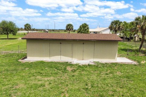 Propiedad comercial en venta en Okeechobee, Florida № 2147106 - foto 11