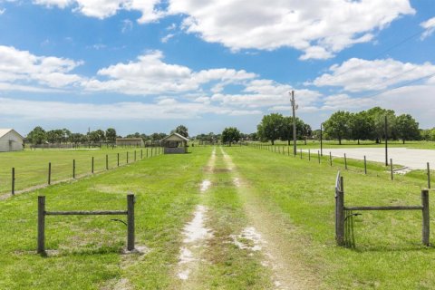 Propiedad comercial en venta en Okeechobee, Florida № 2147106 - foto 5