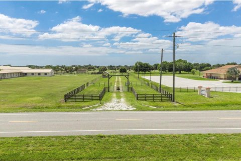 Propiedad comercial en venta en Okeechobee, Florida № 2147106 - foto 4