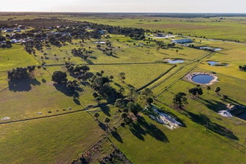 Propiedad comercial en venta en Okeechobee, Florida № 2147106 - foto 16
