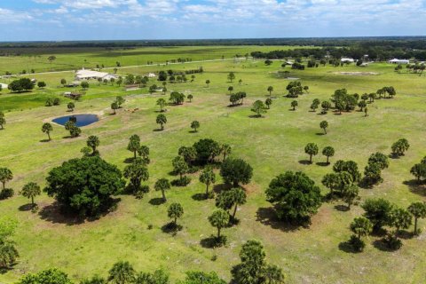 Propiedad comercial en venta en Okeechobee, Florida № 2147106 - foto 20