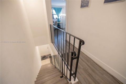 Touwnhouse à vendre à Miami, Floride: 2 chambres, 85.47 m2 № 2015400 - photo 20