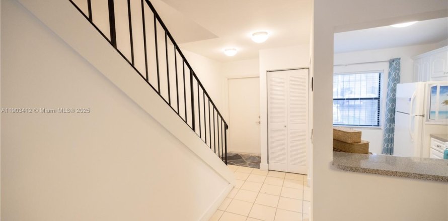 Touwnhouse à Miami, Floride 2 chambres, 85.47 m2 № 2015400
