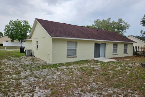 House in Orlando, Florida 3 bedrooms, 131.64 sq.m. № 2218659 - photo 3
