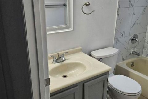 House in Orlando, Florida 3 bedrooms, 131.64 sq.m. № 2218659 - photo 15