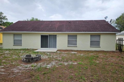 House in Orlando, Florida 3 bedrooms, 131.64 sq.m. № 2218659 - photo 4