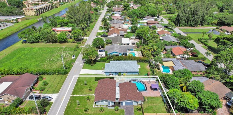 Дом в Коконат Крик, Флорида 5 спален, 232.26м2 № 1079744