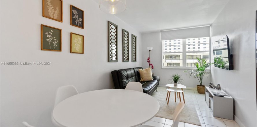 Studio à Condo à Miami Beach, Floride № 1893124
