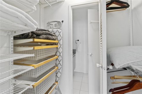 Copropriété à louer à Miami Beach, Floride: 52.03 m2 № 1893124 - photo 15