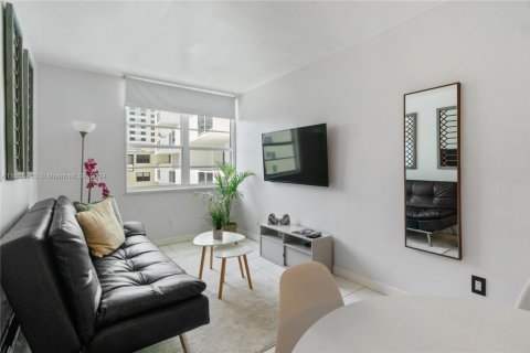 Copropriété à louer à Miami Beach, Floride: 52.03 m2 № 1893124 - photo 2