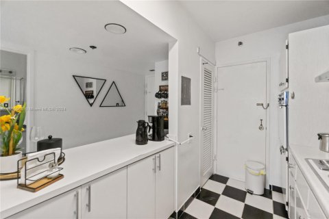 Copropriété à louer à Miami Beach, Floride: 52.03 m2 № 1893124 - photo 7