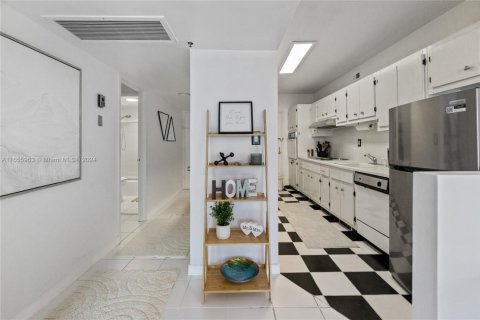 Copropriété à louer à Miami Beach, Floride: 52.03 m2 № 1893124 - photo 8