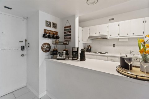 Copropriété à louer à Miami Beach, Floride: 52.03 m2 № 1893124 - photo 6