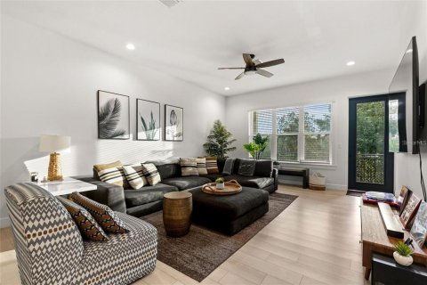 Townhouse in Tampa, Florida 3 bedrooms, 225.2 sq.m. № 1841943 - photo 12