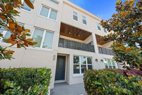 Townhouse in Tampa, Florida 3 bedrooms, 225.2 sq.m. № 1841943 - photo 1