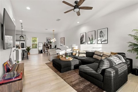 Townhouse in Tampa, Florida 3 bedrooms, 225.2 sq.m. № 1841943 - photo 10