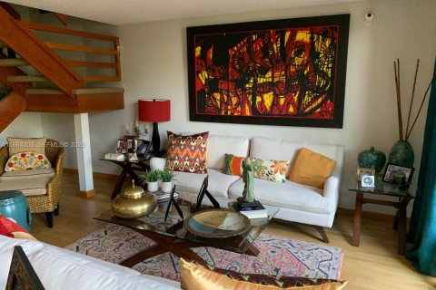 Adosado en venta en Doral, Florida, 4 dormitorios, 159.05 m2 № 2030762 - foto 8