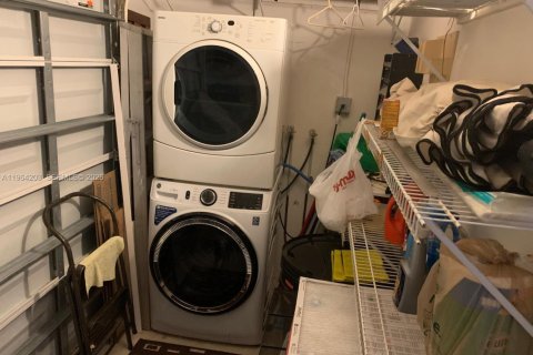 Adosado en venta en Doral, Florida, 4 dormitorios, 159.05 m2 № 2030762 - foto 29