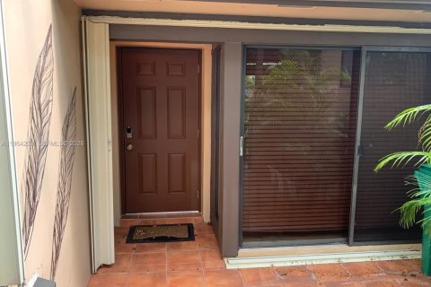Adosado en venta en Doral, Florida, 4 dormitorios, 159.05 m2 № 2030762 - foto 2
