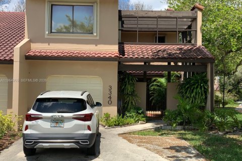 Adosado en Doral, Florida 4 dormitorios, 159.05 m2 № 2030762