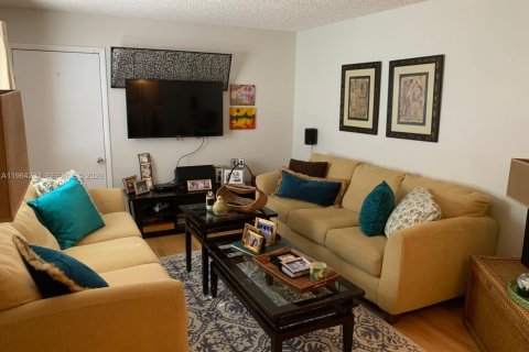 Adosado en venta en Doral, Florida, 4 dormitorios, 159.05 m2 № 2030762 - foto 12