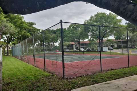 Condominio en venta en Tamarac, Florida, 2 dormitorios, 76.18 m2 № 1814243 - foto 5