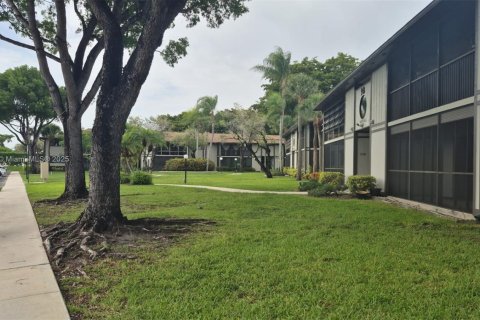Condominio en venta en Tamarac, Florida, 2 dormitorios, 76.18 m2 № 1814243 - foto 2