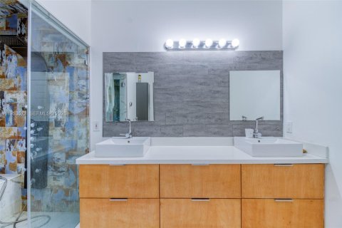 House in Hollywood, Florida 3 bedrooms, 153.1 sq.m. № 2009650 - photo 26