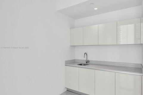 Copropriété à louer à Miami, Floride: 3 chambres, 204.76 m2 № 1946900 - photo 27
