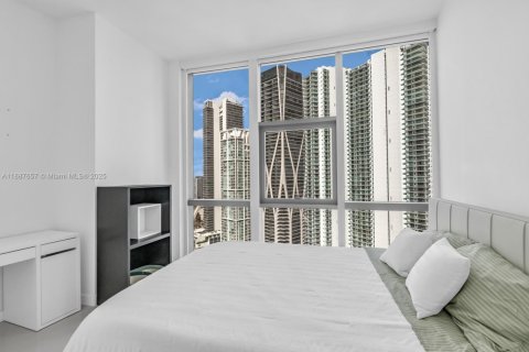 Copropriété à louer à Miami, Floride: 3 chambres, 204.76 m2 № 1946900 - photo 16