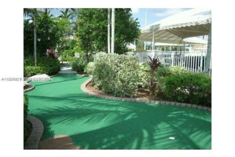 House in Weston, Florida 3 bedrooms, 133.59 sq.m. № 1983074 - photo 3