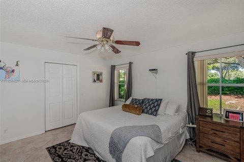 House in Weston, Florida 3 bedrooms, 133.59 sq.m. № 1983074 - photo 20