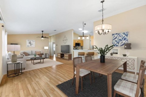 Casa en venta en The Villages, Florida, 2 dormitorios, 110.37 m2 № 1915467 - foto 5