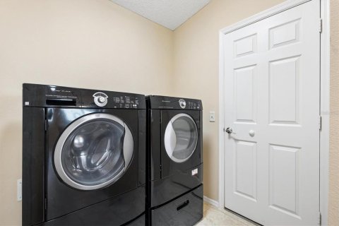 Casa en venta en The Villages, Florida, 2 dormitorios, 110.37 m2 № 1915467 - foto 21