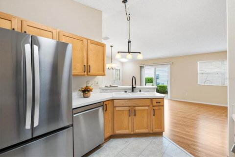Casa en venta en The Villages, Florida, 2 dormitorios, 110.37 m2 № 1915467 - foto 12