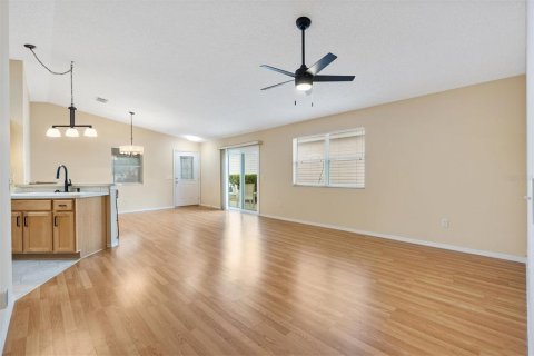 Casa en venta en The Villages, Florida, 2 dormitorios, 110.37 m2 № 1915467 - foto 8