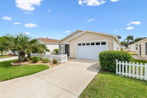 Casa en venta en The Villages, Florida, 2 dormitorios, 110.37 m2 № 1915467 - foto 2